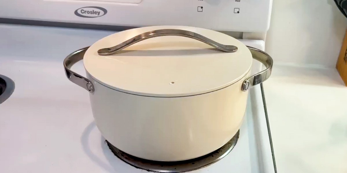 Caraway Dutch Oven on stovetop Caraway Dutch Oven on stovetop