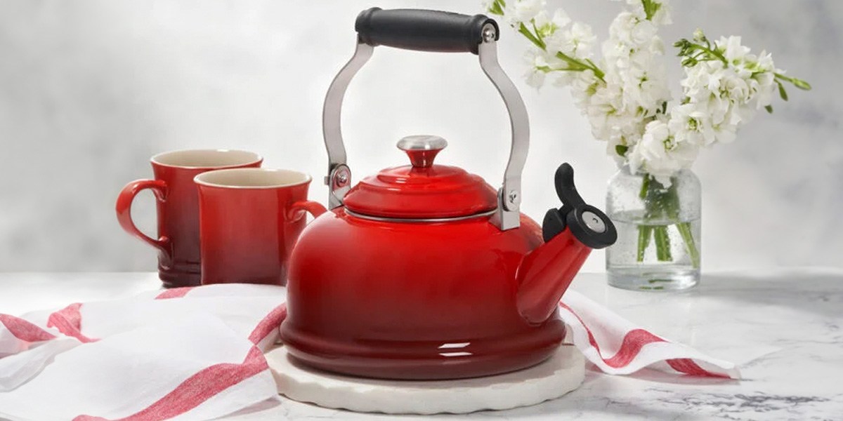 Le Creuset Classic Whistling Kettle
